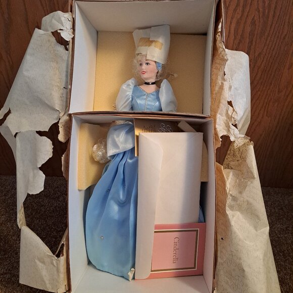 Vntg Franklin Mint Heirloom Premier Edition Disney Cinderella Porcelain Doll. - Picture 5 of 14
